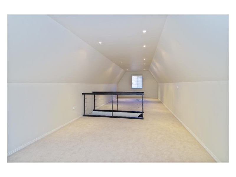 3   Gambier Ave, Sandy Point NSW 2172