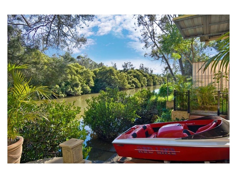 3   Gambier Ave, Sandy Point NSW 2172