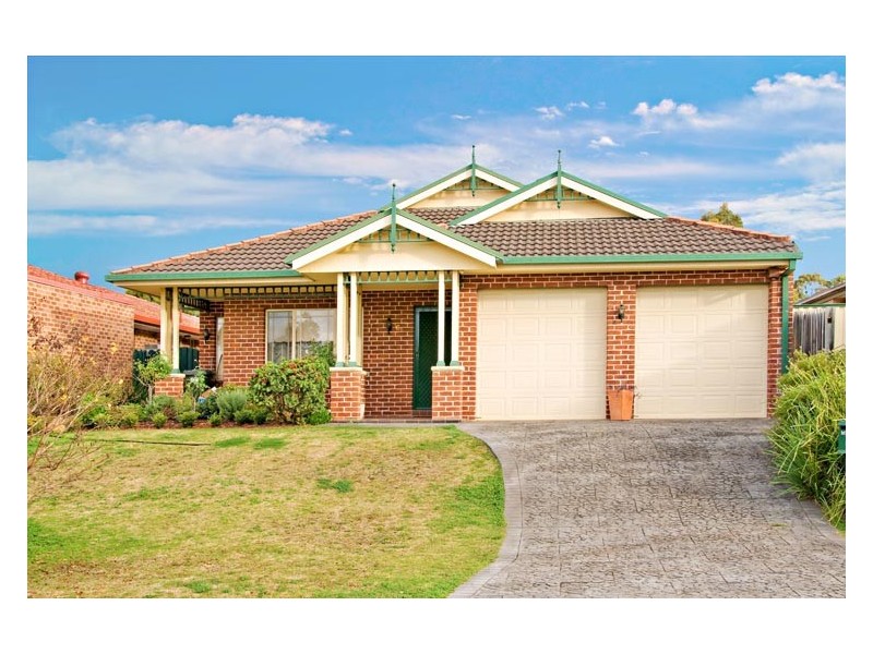 6   Stowe Court, Wattle Grove NSW 2173