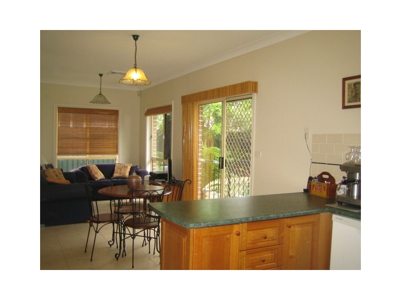 6   Stowe Court, Wattle Grove NSW 2173