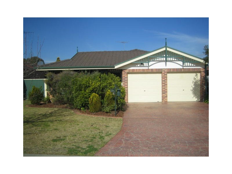 18   Exford Court, Wattle Grove NSW 2173