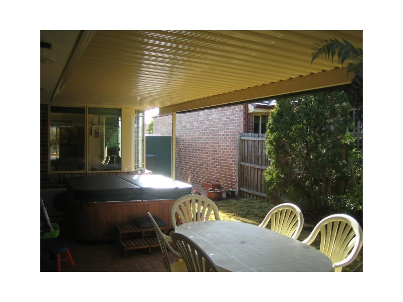 18   Exford Court, Wattle Grove NSW 2173