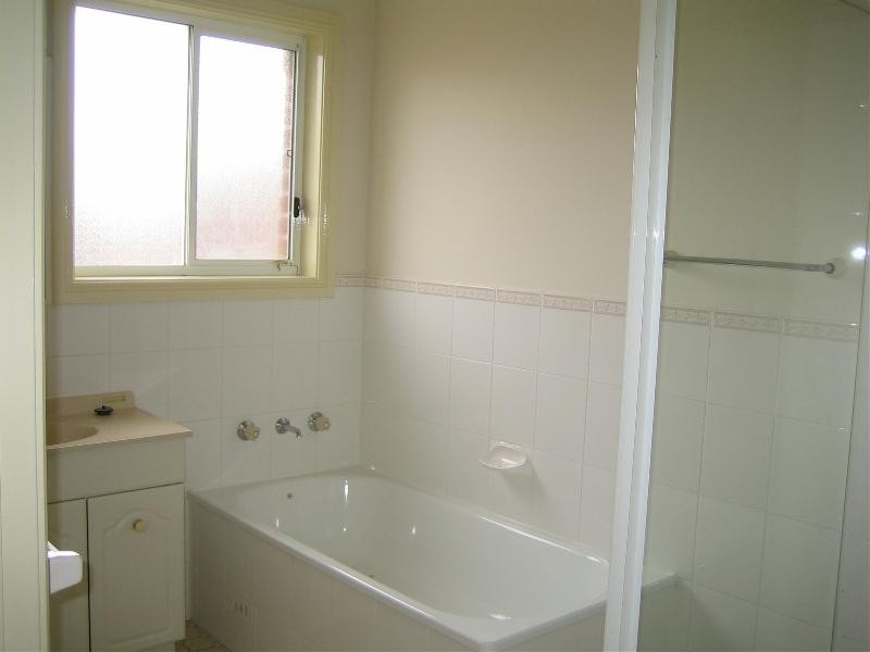 Wattle Grove NSW 2173