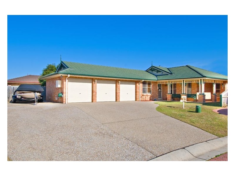 14   Derwent Court, Wattle Grove NSW 2173