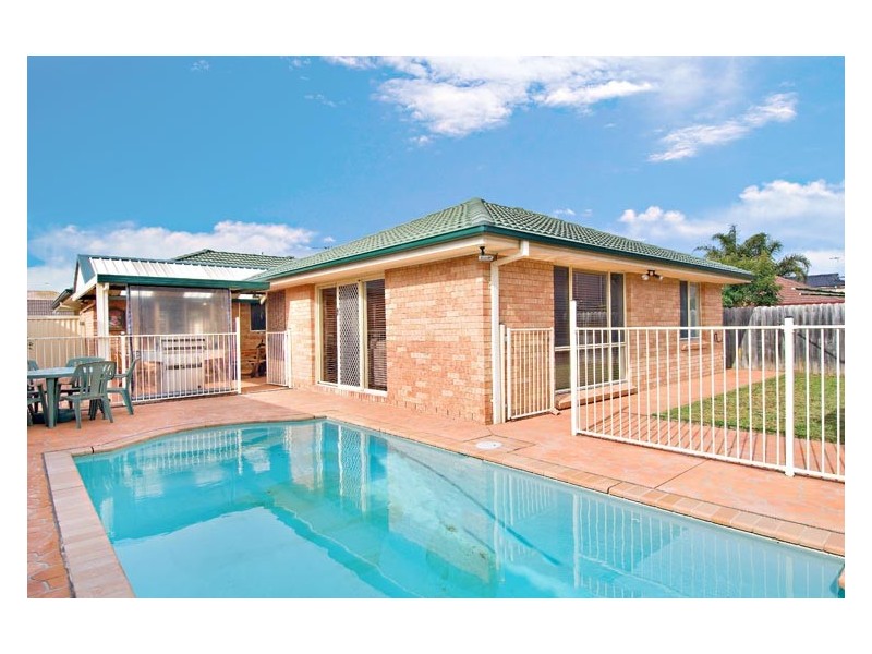 14   Derwent Court, Wattle Grove NSW 2173