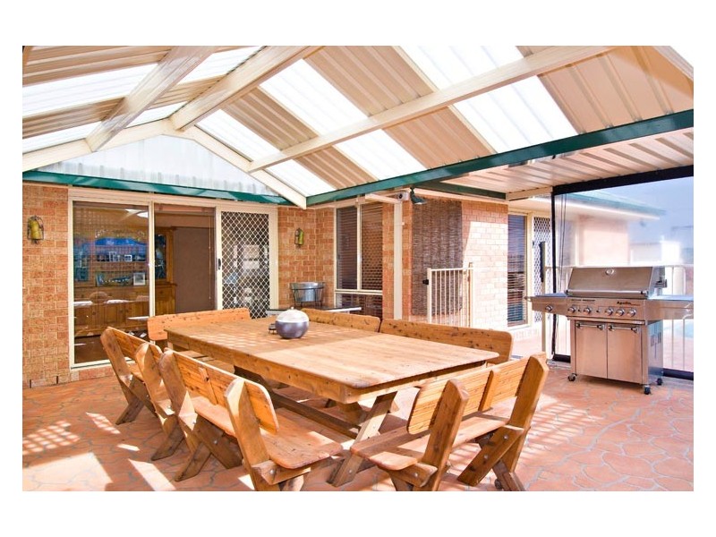 14   Derwent Court, Wattle Grove NSW 2173