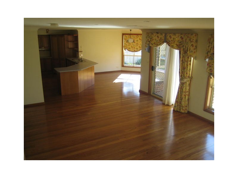 15   Mirbelia Ct, Voyager Point NSW 2172