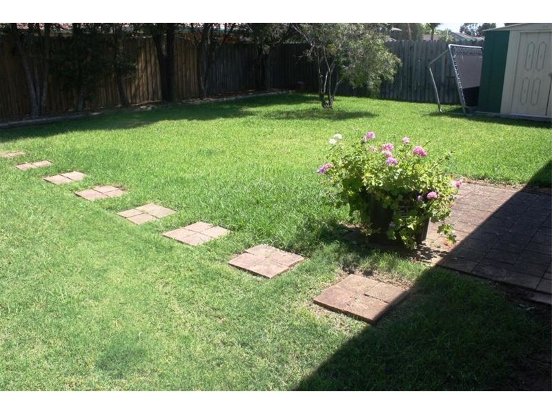 112  Daintree Drive, Wattle Grove NSW 2173