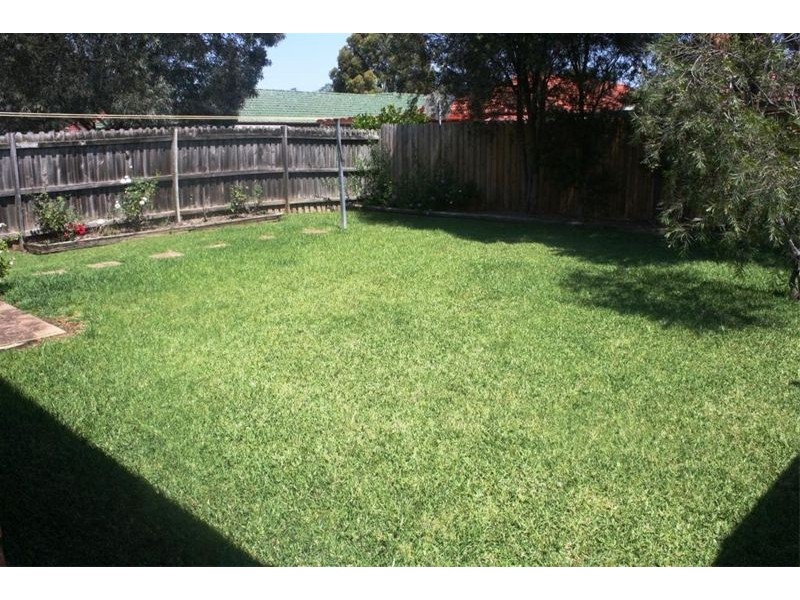 112  Daintree Drive, Wattle Grove NSW 2173