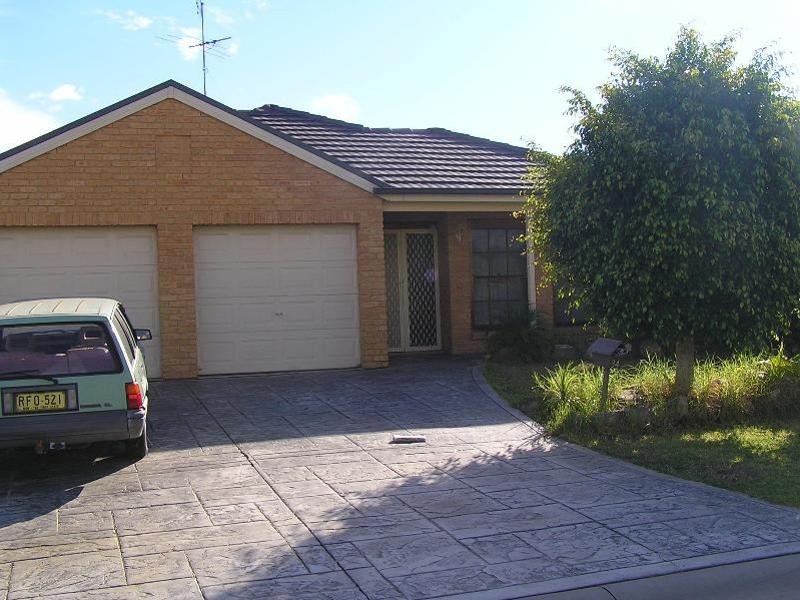 34 Todd Court, Wattle Grove NSW 2173