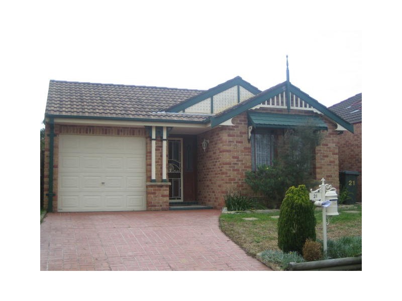 21 Paroo Court, Wattle Grove NSW 2173