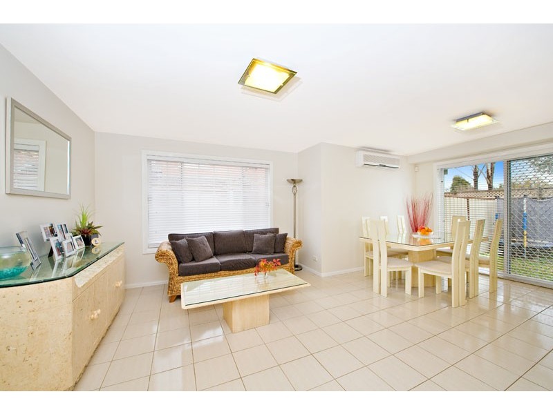 8/32  Claremont Court, Wattle Grove NSW 2173