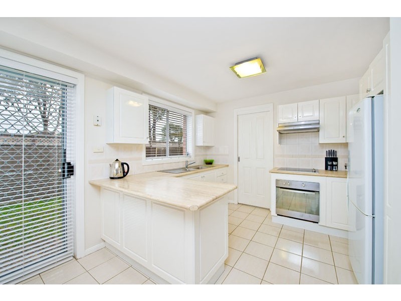 8/32  Claremont Court, Wattle Grove NSW 2173