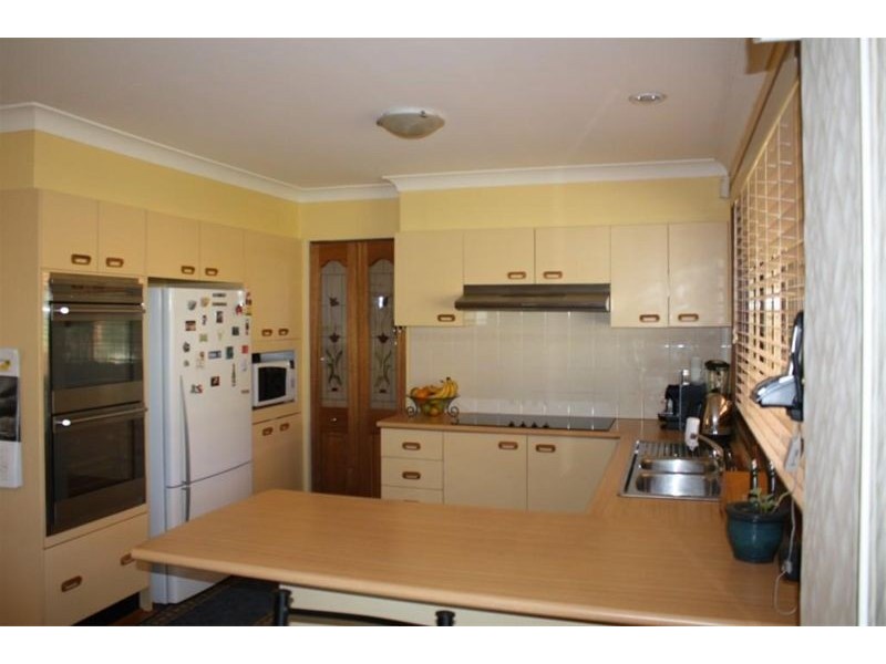 2  Continua Court, Wattle Grove NSW 2173