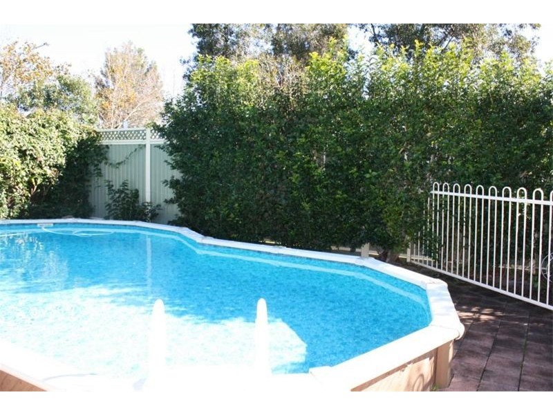 2  Continua Court, Wattle Grove NSW 2173