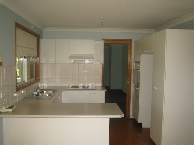 23  Trentham Park Court, Wattle Grove NSW 2173