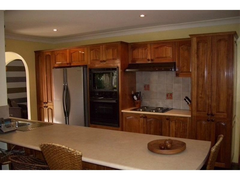 13  Cassinia Court, Wattle Grove NSW 2173