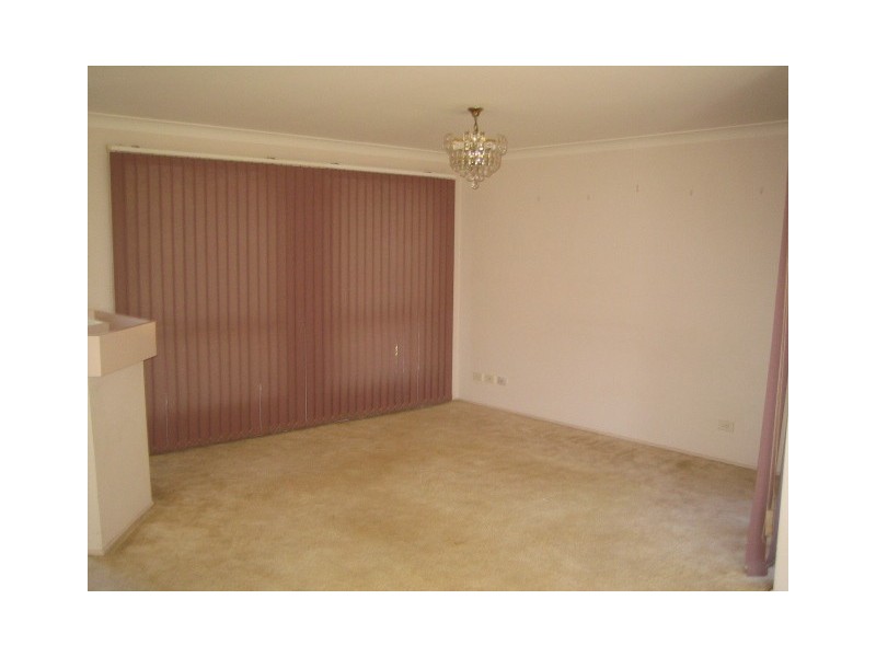 5   Brownlow Court, Wattle Grove NSW 2173