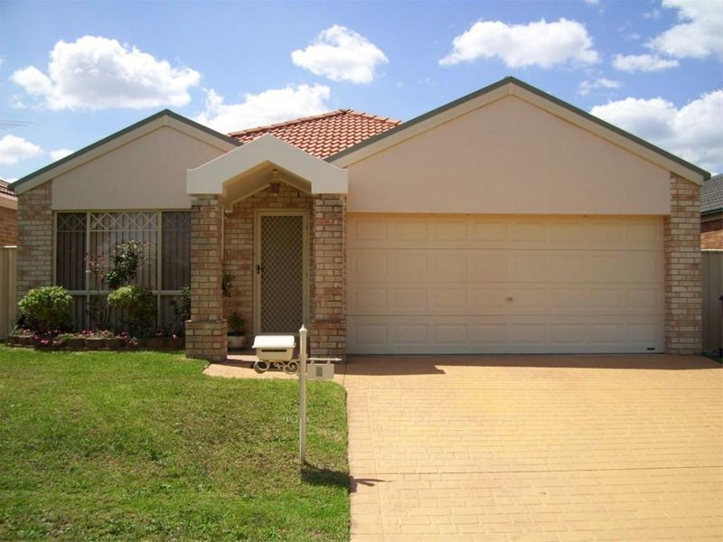 6  Kaputar Court, Wattle Grove NSW 2173