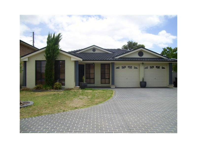 13  Lomandra Court, Voyager Point NSW 2172