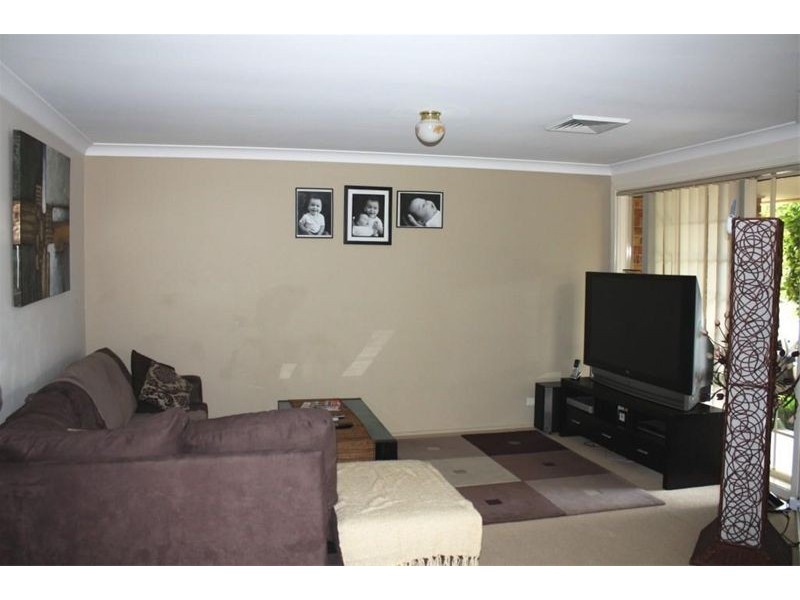 15 Bundarra Court, Wattle Grove NSW 2173