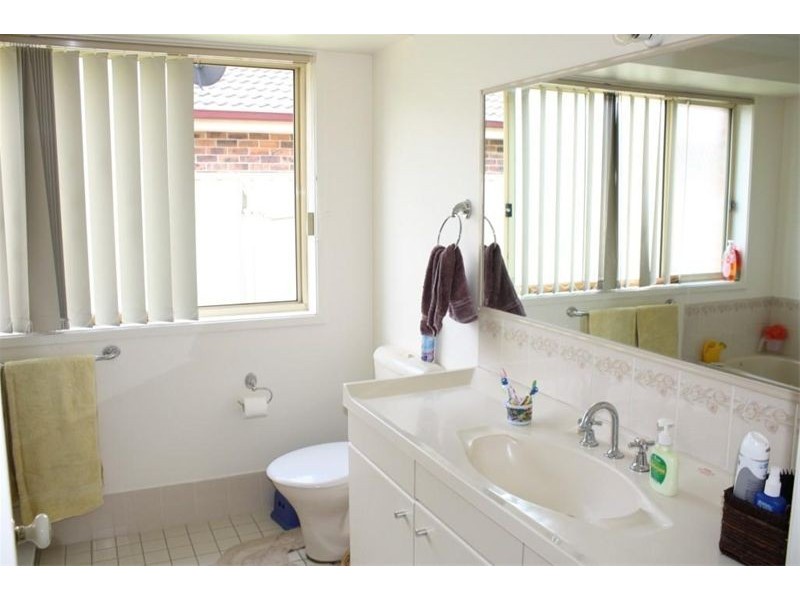 15 Bundarra Court, Wattle Grove NSW 2173