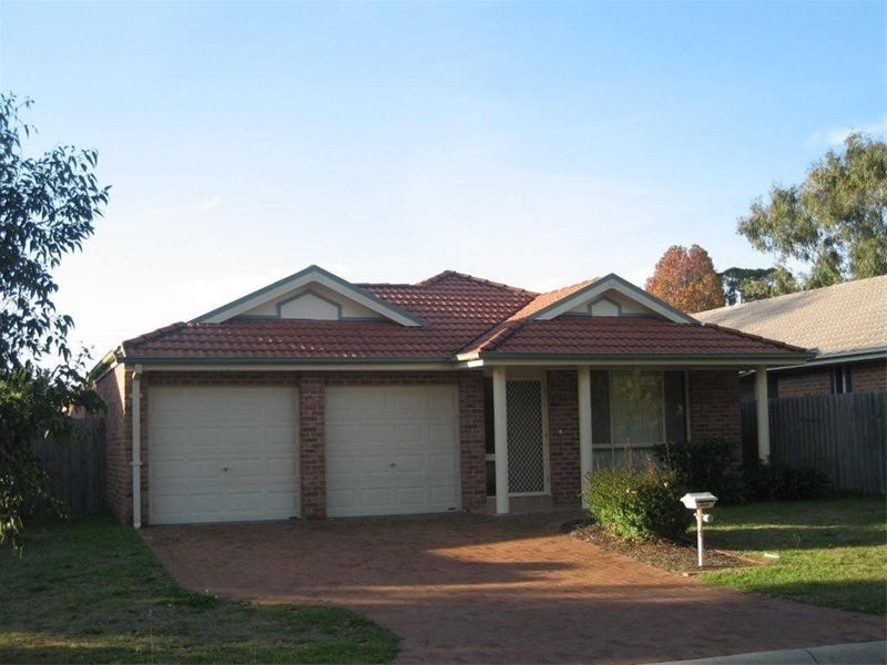 6 Mallee Crt, Wattle Grove NSW 2173