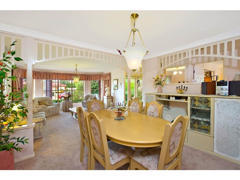 33 Beltana Court, Wattle Grove NSW 2173