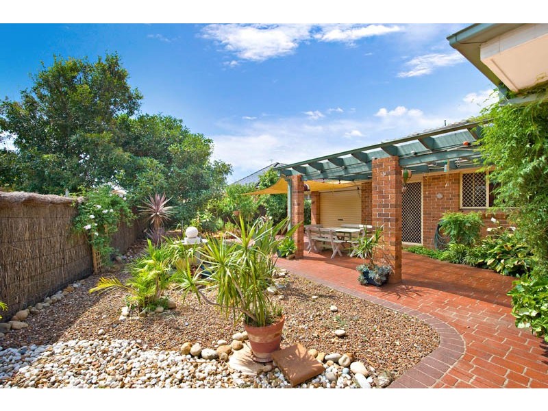 33 Beltana Court, Wattle Grove NSW 2173