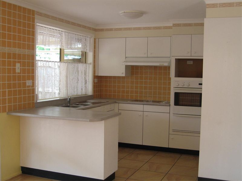 27   Burdekin Court, Wattle Grove NSW 2173