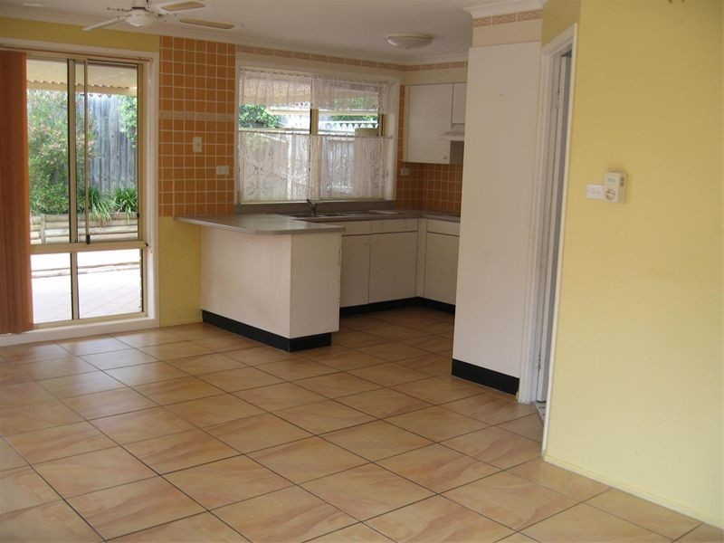 27   Burdekin Court, Wattle Grove NSW 2173