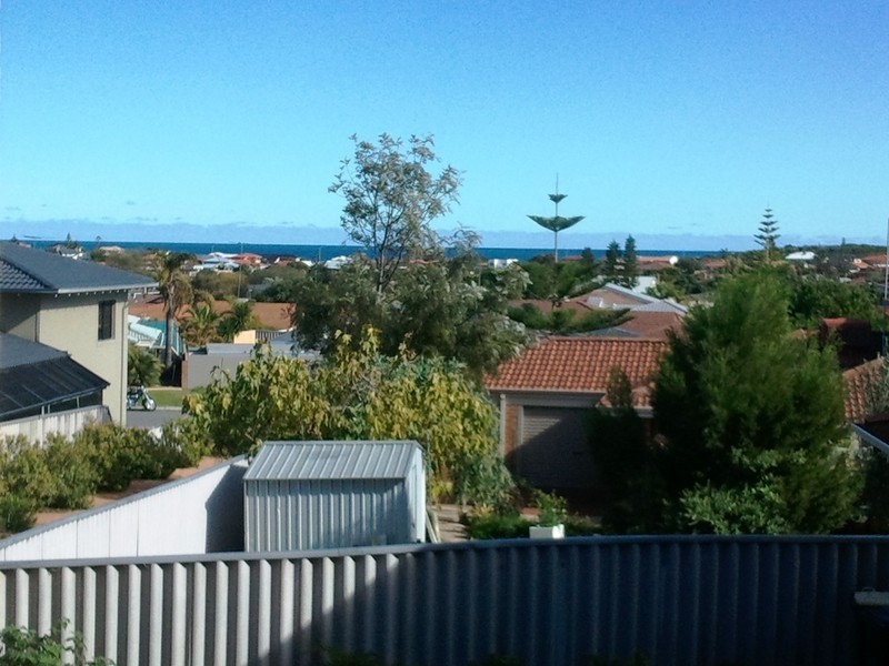 25B The Grange, Mullaloo WA 6027