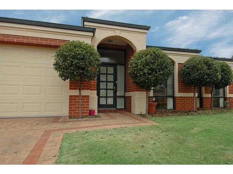 40 Bronzewing Loop, Wembley WA 6014