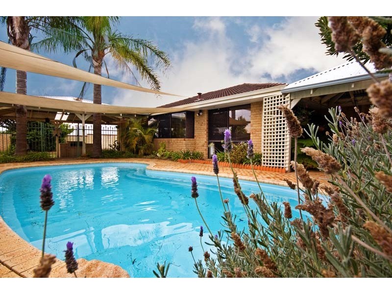 12 Inglis Court, Kingsley WA 6026