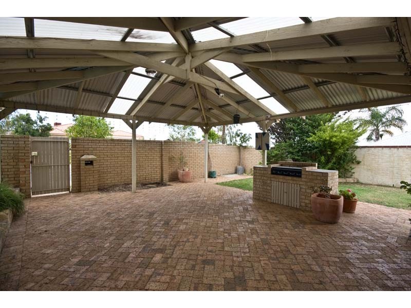 12 Inglis Court, Kingsley WA 6026