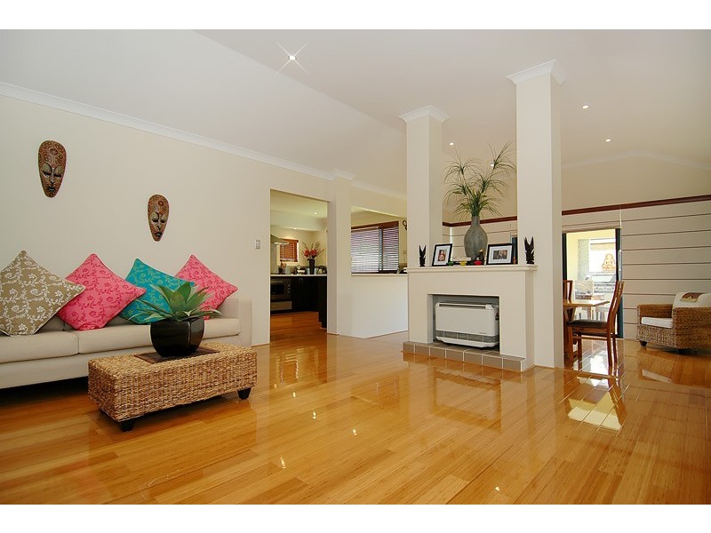 7 Russell Road, Madeley WA 6065