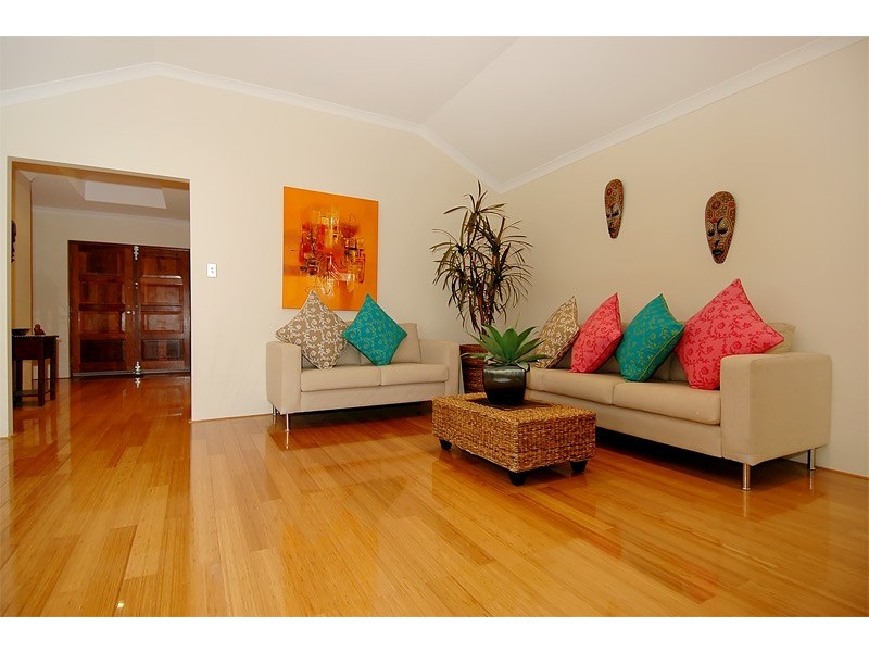 7 Russell Road, Madeley WA 6065