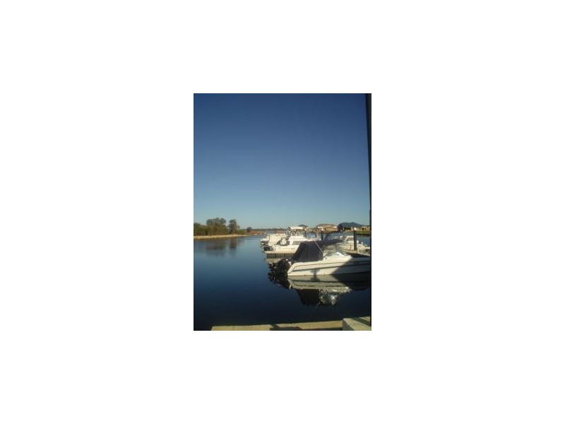 6 Honeyeater View, Dudley Park WA 6210