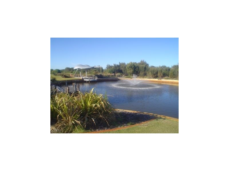 6 Honeyeater View, Dudley Park WA 6210