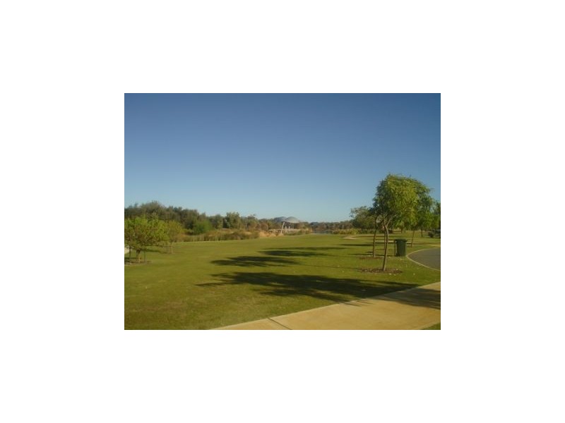 6 Honeyeater View, Dudley Park WA 6210