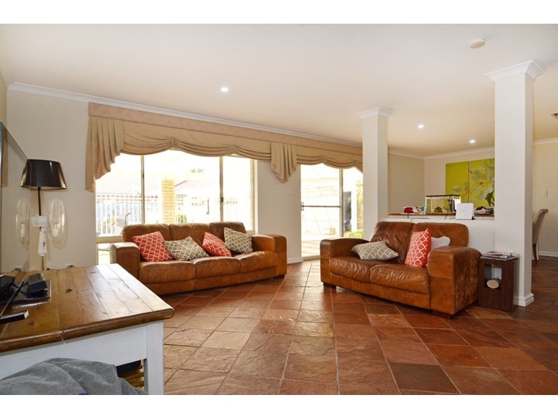 189 Cook Ave, Hillarys WA 6025