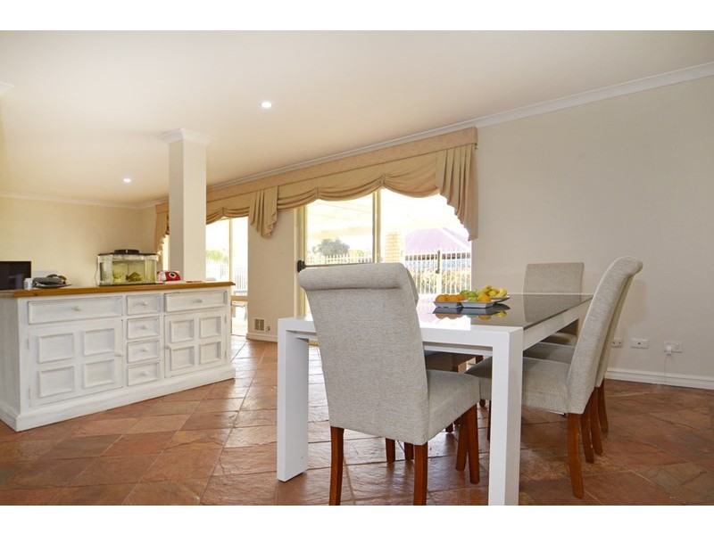 189 Cook Ave, Hillarys WA 6025