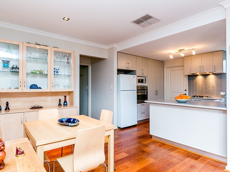 3/2 Lilacdale Road, Innaloo WA 6018