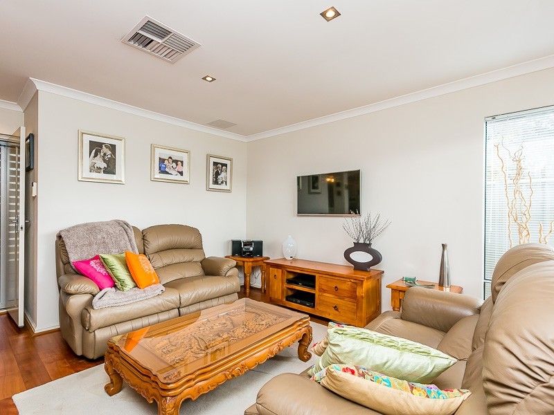 3/2 Lilacdale Road, Innaloo WA 6018
