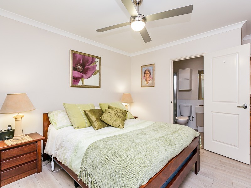 3/2 Lilacdale Road, Innaloo WA 6018