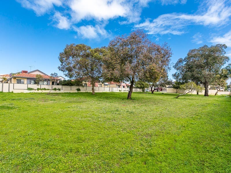 3/2 Lilacdale Road, Innaloo WA 6018