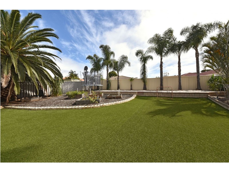 4 Kanto Court, Marangaroo WA 6064