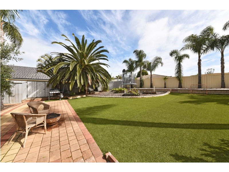 4 Kanto Court, Marangaroo WA 6064