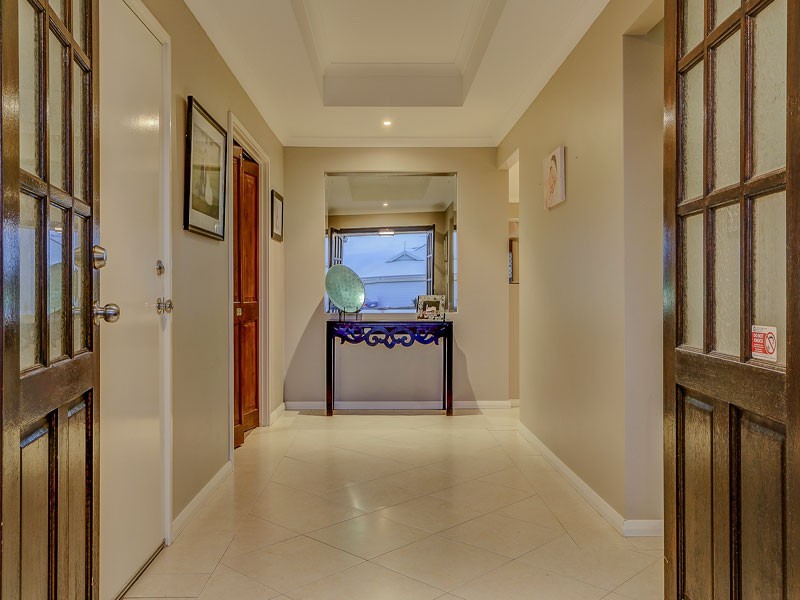 27 Tullow Gardens, Darch WA 6065