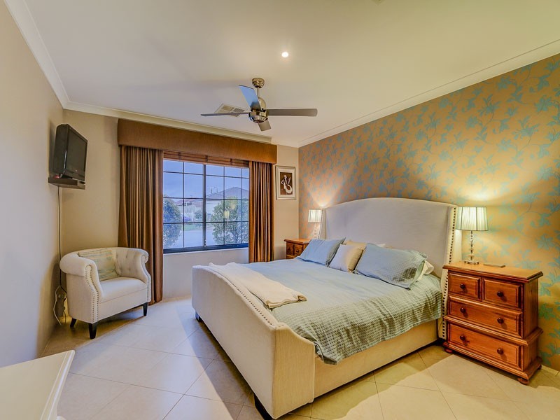 27 Tullow Gardens, Darch WA 6065